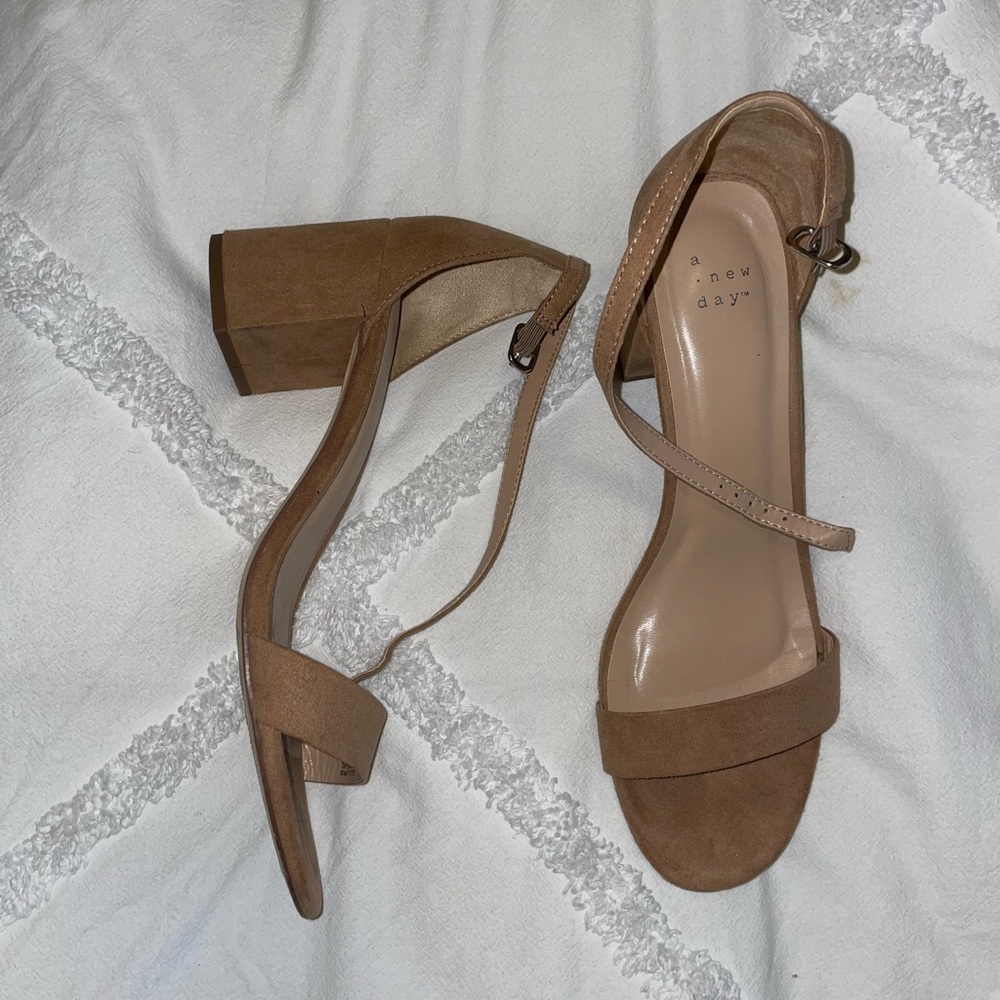 Size 10 mini heels